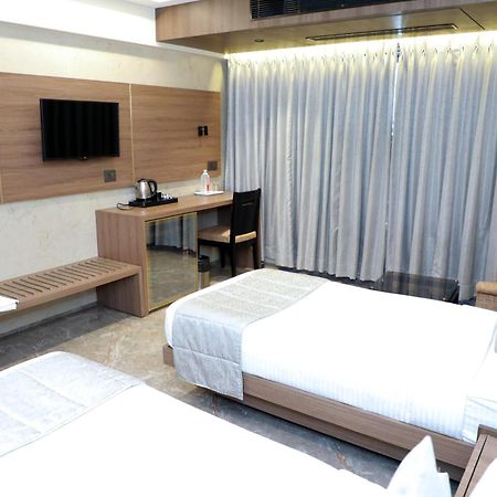 מומביי Hotel Archana Residency מראה חיצוני תמונה