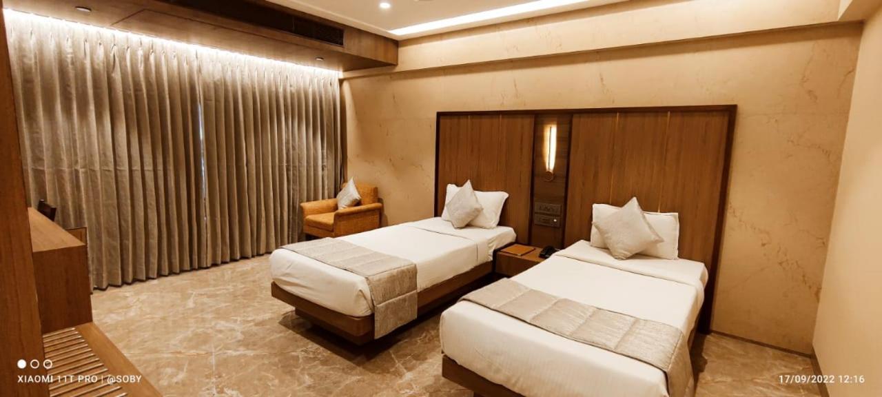 מומביי Hotel Archana Residency מראה חיצוני תמונה
