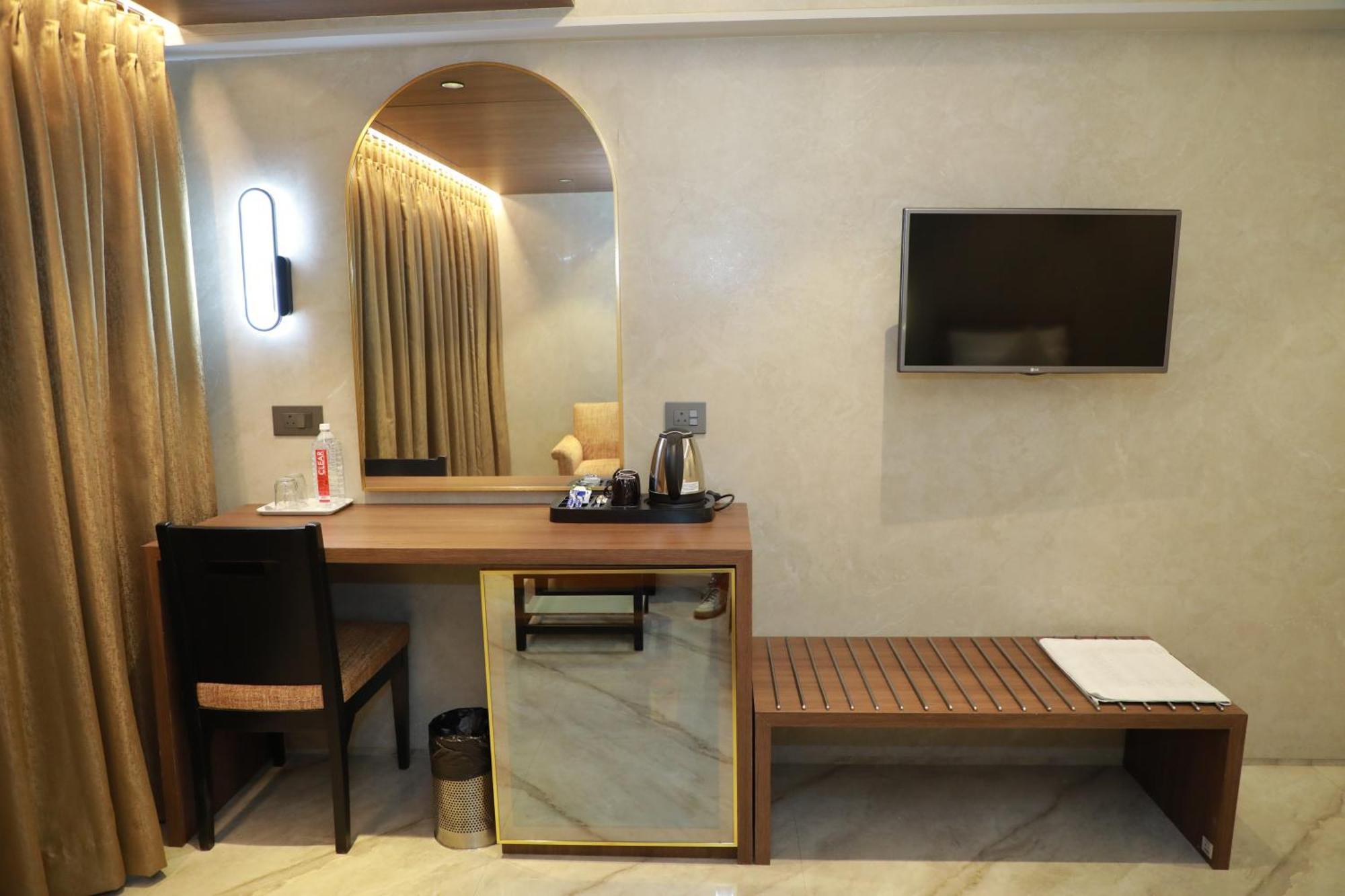 מומביי Hotel Archana Residency מראה חיצוני תמונה