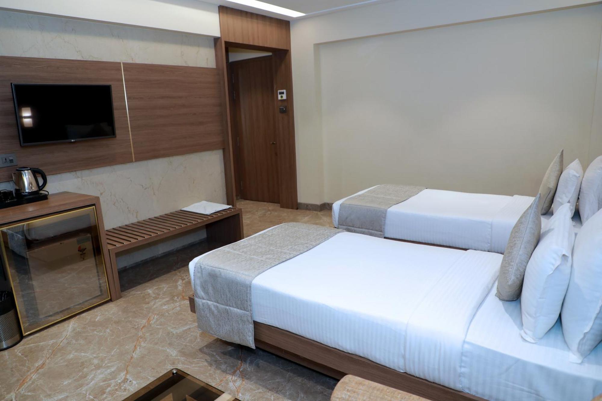 מומביי Hotel Archana Residency מראה חיצוני תמונה