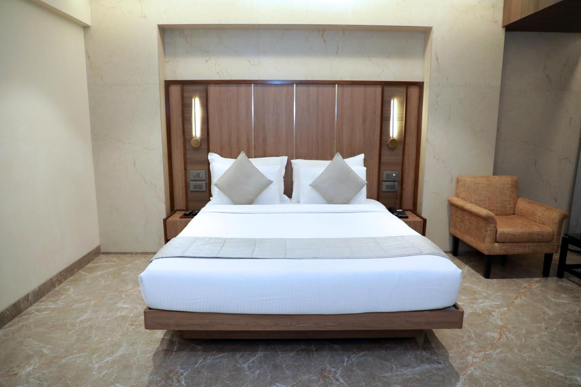 מומביי Hotel Archana Residency מראה חיצוני תמונה