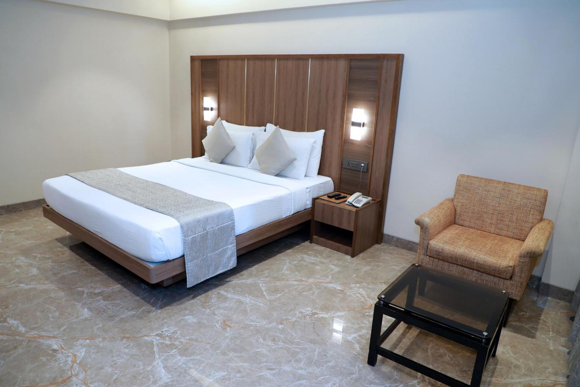מומביי Hotel Archana Residency מראה חיצוני תמונה