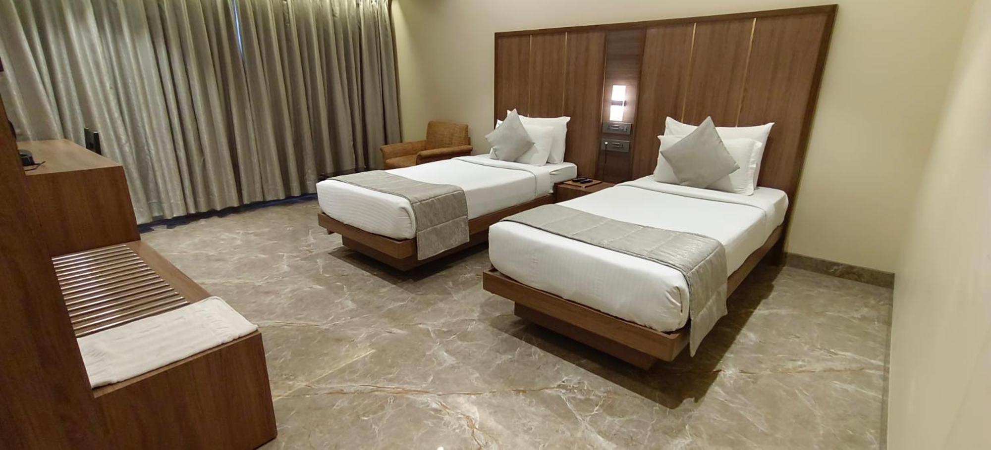 מומביי Hotel Archana Residency מראה חיצוני תמונה