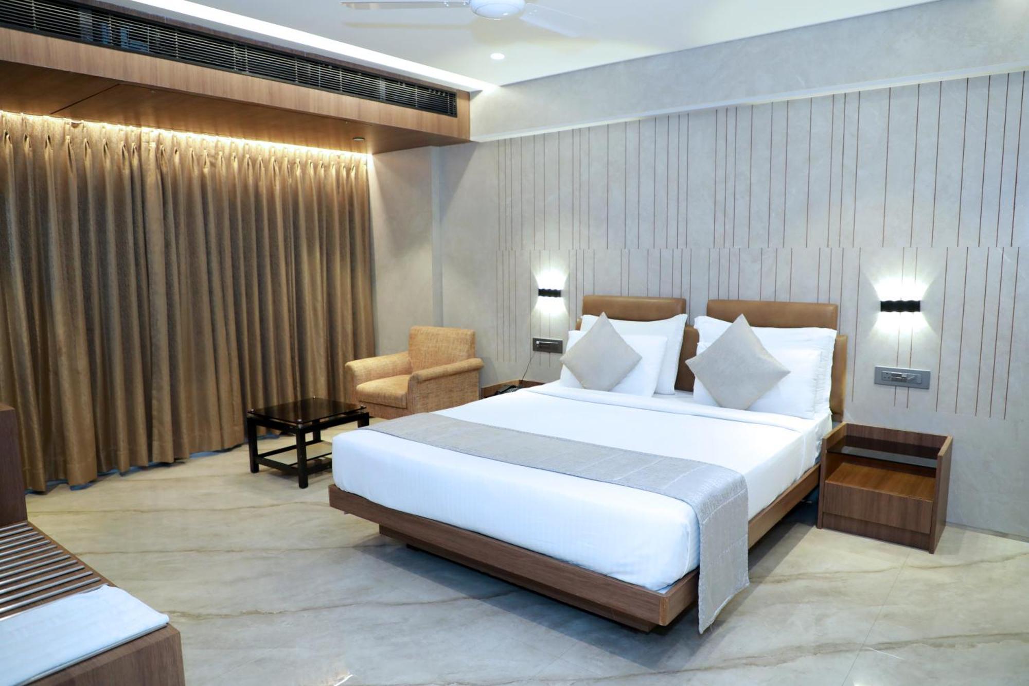 מומביי Hotel Archana Residency מראה חיצוני תמונה